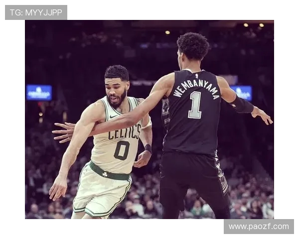 2021年马刺与独行侠激战回顾：一场精彩的西部对决与球星表现分析