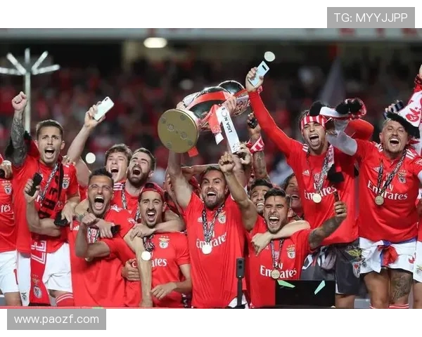 本菲卡迎战瓜达拉全力争胜展现球队实力与战术魅力 本菲卡迎战瓜达拉全力争胜展现球队实力与战术魅力