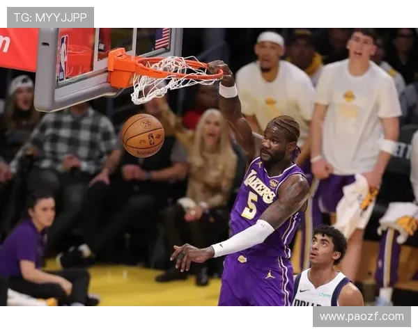 湖人火箭激烈对抗回放赛场冲突瞬间全景解析与精彩回顾