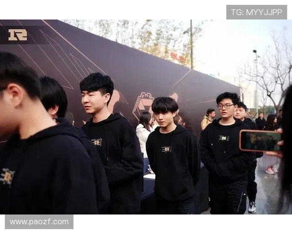 RNG战队以99分稳居精英赛积分榜首位展现强大实力